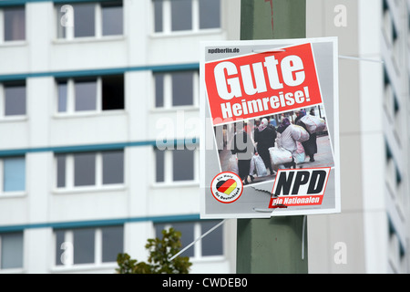 berlin-deutschland-wahlplakate-der-npd-stockfotografie-alamy