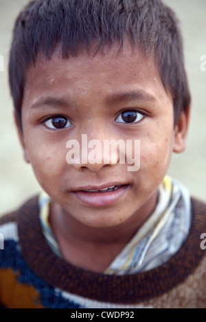 Porträt eines jungen auf der Straße am 14. Januar 2009 in Kumrokhali, West Bengal, Indien. Stockfoto