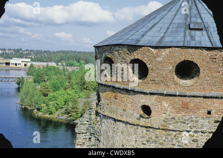 Olavinlinna ist ein 15. Jahrhundert drei-Turmburg befindet sich in Savonlinna, Finnland. Stockfoto