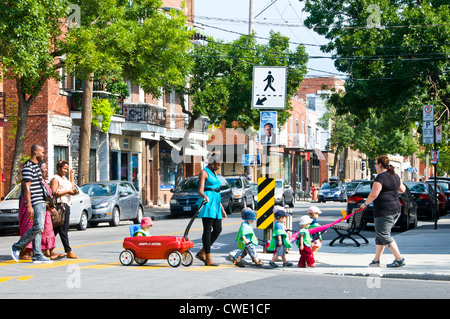 Villeray ist ein schöner Bereich von Montreal, wo Menschen unterschiedlicher ethnischer Herkunft in Harmonie leben Stockfoto