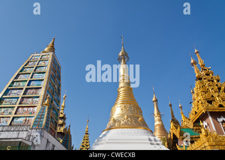 Mahabodhi-Tempel in der Shwedagon-Pagode in Rangun Stockfoto