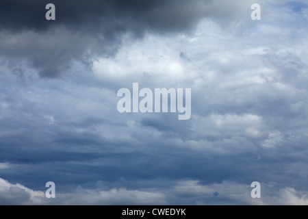 Schweren Wolken Sturm am Himmel über Nord-England, UK. Stockfoto