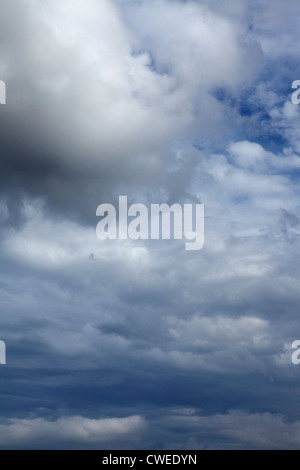 Schweren Wolken Sturm am Himmel über Nord-England, UK. Stockfoto