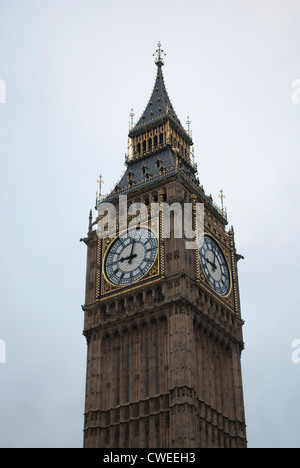 Big Ben gegen ein bewölkter Himmel Stockfoto