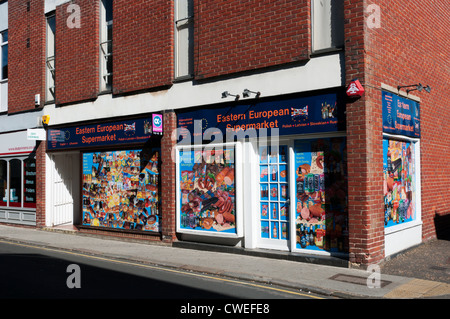 Eine östliche Europäische Supermarkt, catering für Neuzuwanderer in King's Lynn, Norfolk. Stockfoto