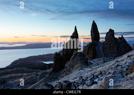 Old Man of Storr bei Dämmerung, Trotternish, Isle Of Skye, Schottland, UK. Stockfoto