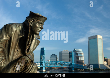 LIBERTY HOUND LONE SAILOR STATUE (© STANLEY BLEIFELD 1987) ST. JOHNS RIVER SOUTH RIVER WALK DOWNTOWN JACKSONVILLE FLORIDA USA Stockfoto