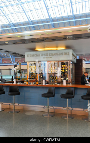 St Pancras Grand Champagner Bar, St Pancras Station, London Stockfoto