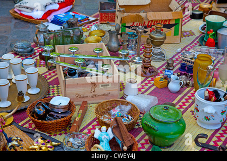 Wochenend-Markt in Place des Abbesses in Montmartre-Viertel von Paris Frankreich Stockfoto