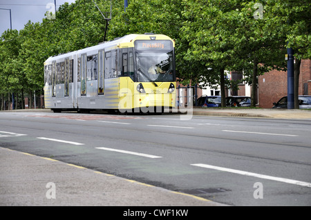 Manchester Metrolink Straßenbahn Richtung Piccadilly Stockfoto