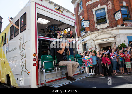 Olympischer Fackellauf in Kingston upon Thames Stockfoto