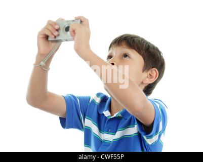 Ein kleiner Junge mit einer kompakten Digitalkamera Stockfoto