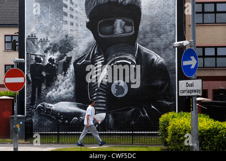 Politische Wandmalerei in der Bogside, Derry, Londonderry, County Derry, Ulster, Nord Irland, UK, Europa. Stockfoto