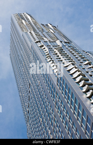 New York von Gehry, Fichte-Strasse 8, 76 Geschichten, höchste Wohnturm in der westlichen Hemisphäre, Lower Manhattan, New York City Stockfoto