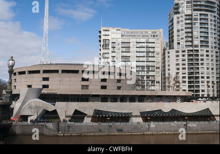 Melbournes Hamer Hall wurde der Öffentlichkeit als eine neu renovierte moderne Spielstätte am 26. Juli 2012 wiedereröffnet. Stockfoto