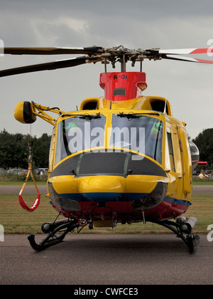 Niederländische SAR Suche und Rettung Hubschrauber Agusta Bell 412 SP Vorderansicht Seppe Airfield, Niederlande Stockfoto