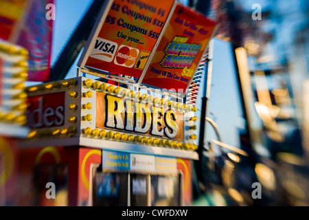 Dies ist ein Bild-Fahrgeschäfte und fährt bei der Canadian national Exhibition. Stockfoto