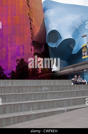 Das Experience Music Project ist eine beliebte Touristenattraktion. Das Museum ist nicht nur auf die Geschichte der Musik gewidmet. Stockfoto