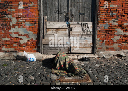 Obdachloser schlafen. Lissabon, Portugal Stockfoto