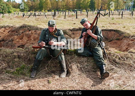 Rekonstruktion des WW2 militärischen Kampfes zwischen roter Armee und Wehrmacht - Herbst 1944. Stockfoto