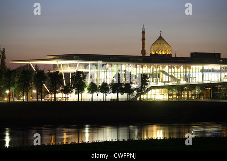 Congress Center in Dresden an der Elbe Stockfoto