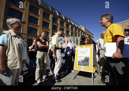 City-Tour durch das ehemalige Industriegebiet von Oberschoeneweide in Berlin Stockfoto