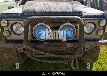 Stark modifiziert 4 x 4 Land Rover Defender 90 für extreme Offroad an der jährlichen Eastnor Land Rover zeigen Herefordshire England UK Stockfoto