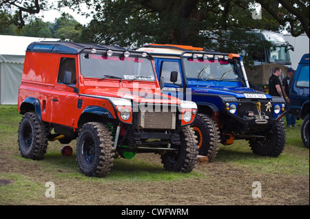 Stark modifiziert 4 x 4 Land Rover Defender 90 für extreme Offroad an der jährlichen Eastnor Land Rover zeigen Herefordshire England UK Stockfoto