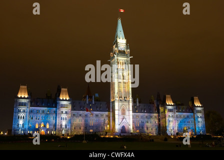 Ottawa - das Parlamentsgebäude auf dem Parlamentshügel in der Nacht Stockfoto