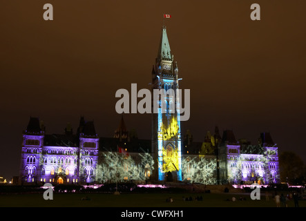 Ottawa - das Parlamentsgebäude auf dem Parlamentshügel in der Nacht Stockfoto