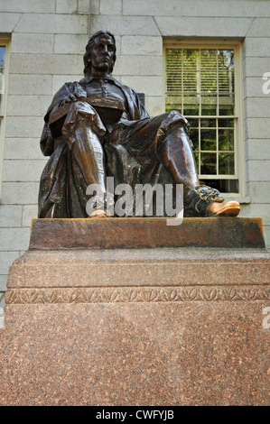 Vereinigte Staaten von Amerika, USA, Neuengland, Massachusetts, Cambridge, Harvard University, Statue von John Harvard Stockfoto