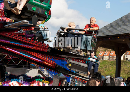 Fahrgeschäfte bei Whitby Regatta Stockfoto