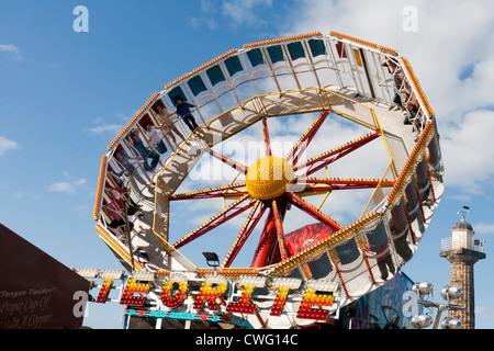 Fahrgeschäfte bei Whitby Regatta Stockfoto