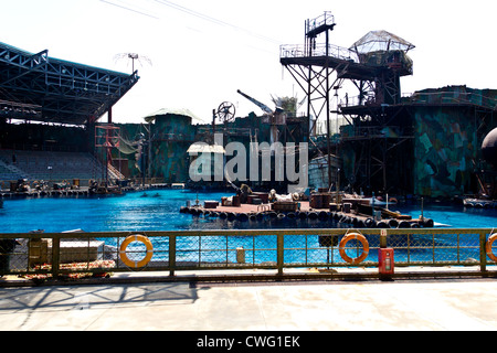 Die Waterworld Attraktion bei Universal Studios Park in Sentosa in Singapur. Eine Show unter dem Motto auf dem Film mit dem gleichen Namen. Stockfoto