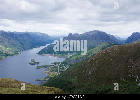 Schauen unten Loch Leven in der Nähe von Glencoe aus Norden Grat des Sgorr Dhearg. Stockfoto