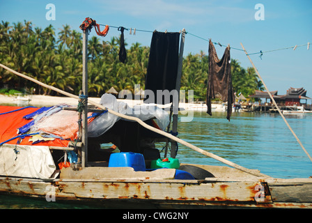 Malaysia, Borneo, Semporna, Mabul, Dayak Lau (Seezigeuner) Leben auf Booten und hölzerne Häuser auf Stelzen Stockfoto