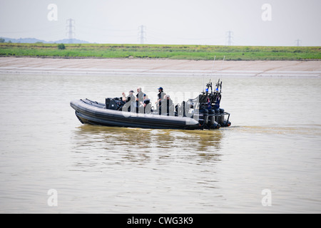 London Thames River Police, patrouillieren Themse vor Beginn der Olympischen Spiele 2012, London England Stockfoto