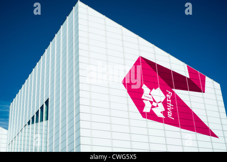 Die Turner Contemporary Gallery, Margate, mit dem 2012-Olympia-Logo. Stockfoto