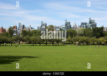 die Wiesen öffentlicher Park im Zentrum von Edinburgh, Schottland, Vereinigtes Königreich, Vereinigtes Königreich Stockfoto