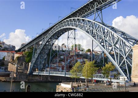 Ponte Dom Luis1 Brücke über den Rio Douro Ribeira Porto Portugal Stockfoto