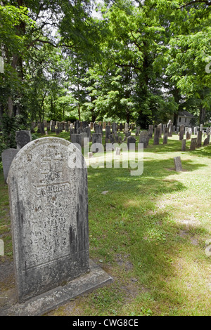 Grabstein Erosion in einem alten Friedhof. Stockfoto