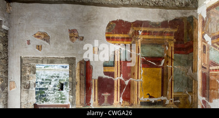 Fresken in der Villa di Poppaea an die römische Stätte von Oplontis, eine aristokratische Resort Darstellung Kuchen, Obstschalen, Vögel. Stockfoto