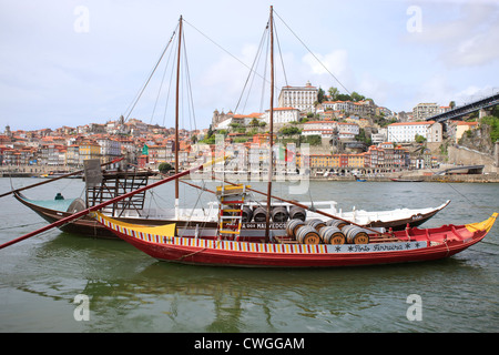 Cais Dos Barcos Rabelos Rio Douro Cais da Ribeira Porto Portugal Stockfoto