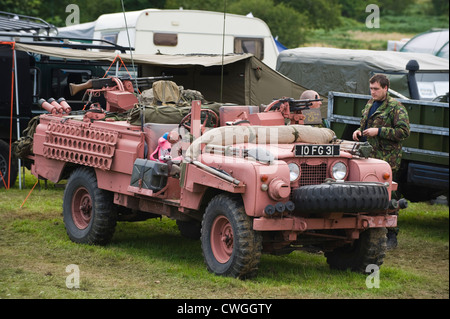 Land Rover 4 x 4 SAS Spezialeinheiten Pink Panther Militärfahrzeug an der jährlichen Eastnor Land Rover zeigen Herefordshire England UK Stockfoto