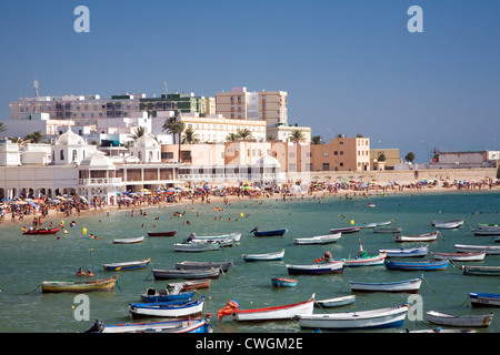 Spanien gebunden, Boote in der Bucht von La Caleta in Cadiz Stockfoto