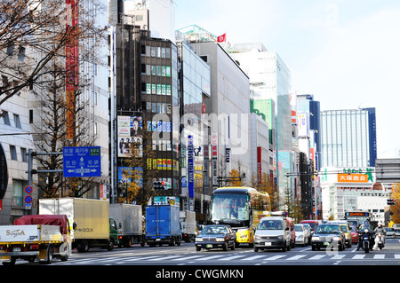Tokyo, Japan - 27. Dezember 2011: moderne Architektur im Geschäftsviertel von Tokio Stockfoto