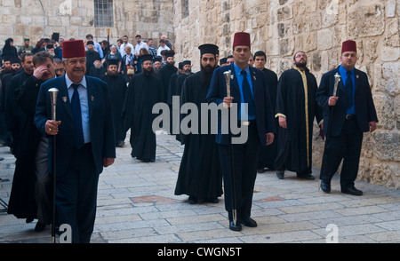 Griechisch-orthodoxe Mönche nimmt Teil an der Karfreitags-Prozession in Jerusalem Stockfoto