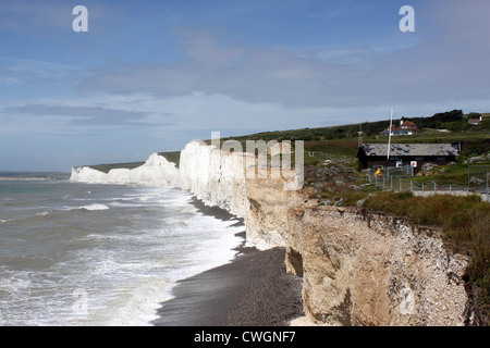 DIE SIEBEN SCHWESTERN KLIPPEN VON BIRLING GAP GESEHEN. EAST SUSSEX, UK. Stockfoto