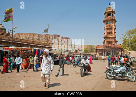 Markt und Mehrangarh Fort in Jodhpur, Rajasthan, Indien Stockfoto