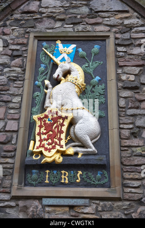 heraldische Panel königliche Wappen von König James den fünften v an der Wand das Gerichtsgebäude Holyrood Abbey vereint Edinburgh, Schottland, Großbritannien Stockfoto